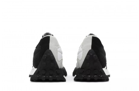 New Balance 327 Collective - Black 